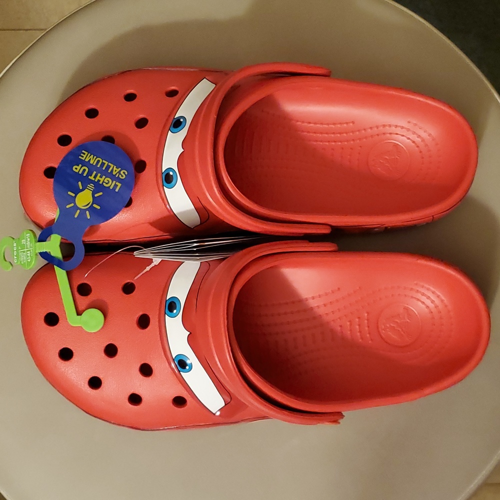 Lightning Mcqueen light up crocs m10/w12